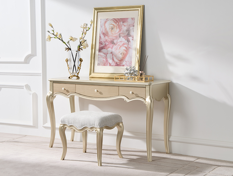 轻法2025新款梳妆台